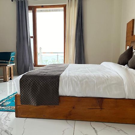 Himalayan Hill Top Resort 卡纳塔尔 外观 照片