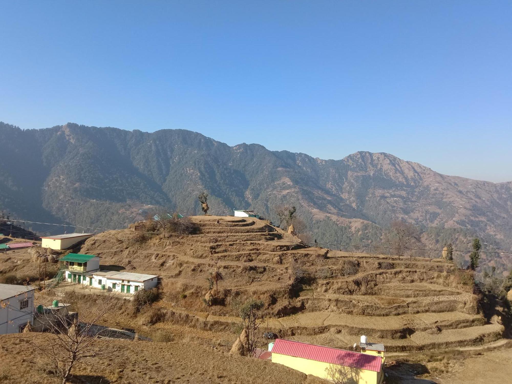 Himalayan Hill Top Resort 卡纳塔尔 外观 照片