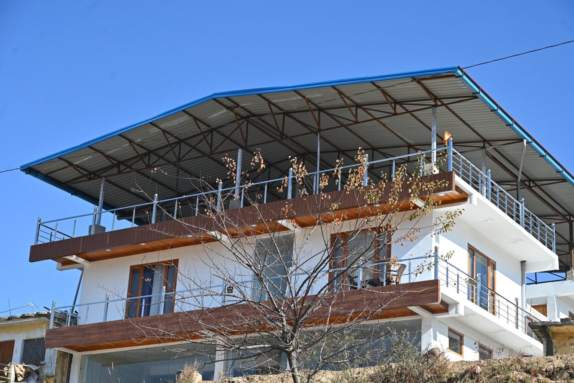 Himalayan Hill Top Resort 卡纳塔尔 外观 照片