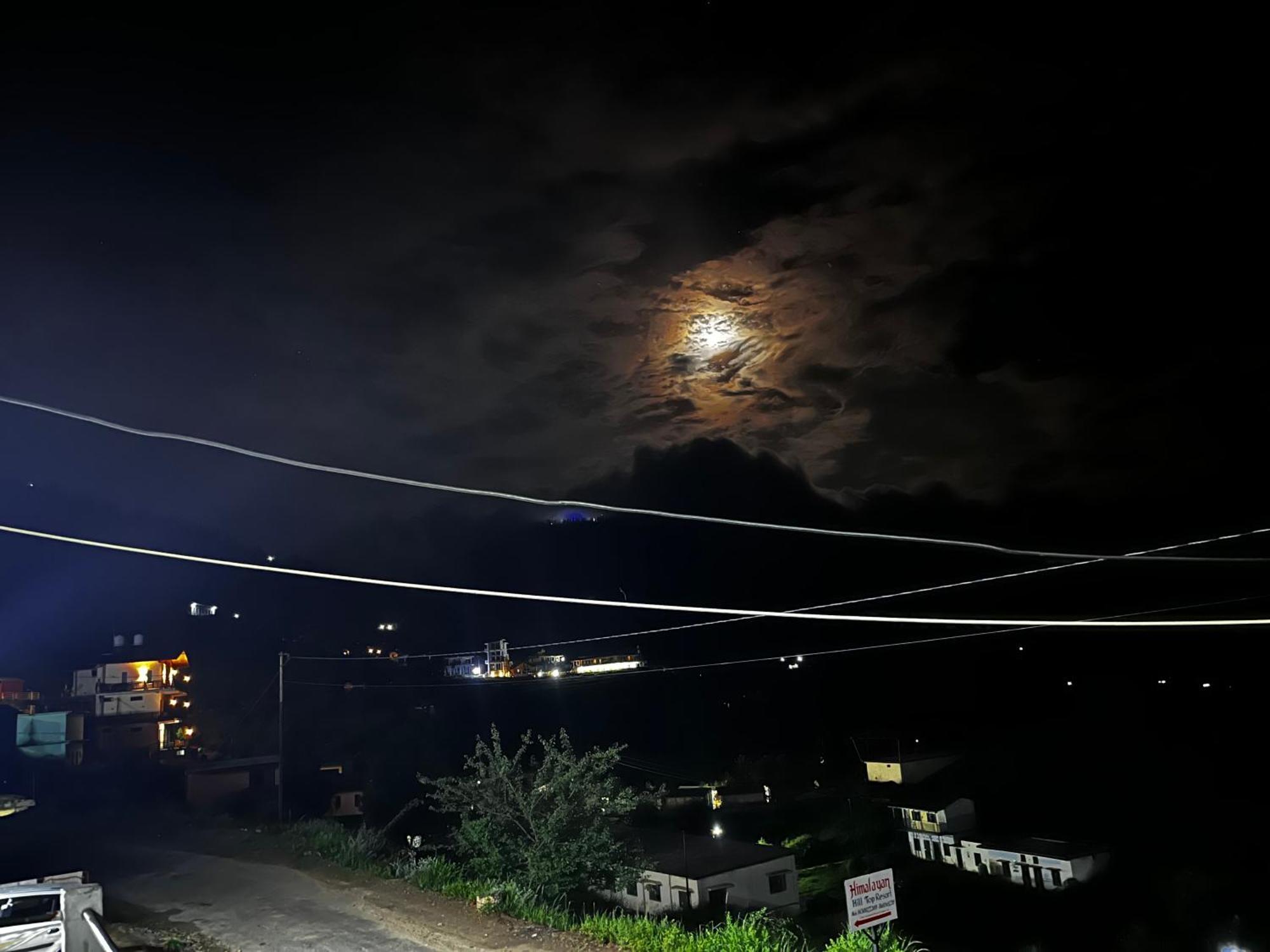 Himalayan Hill Top Resort 卡纳塔尔 外观 照片