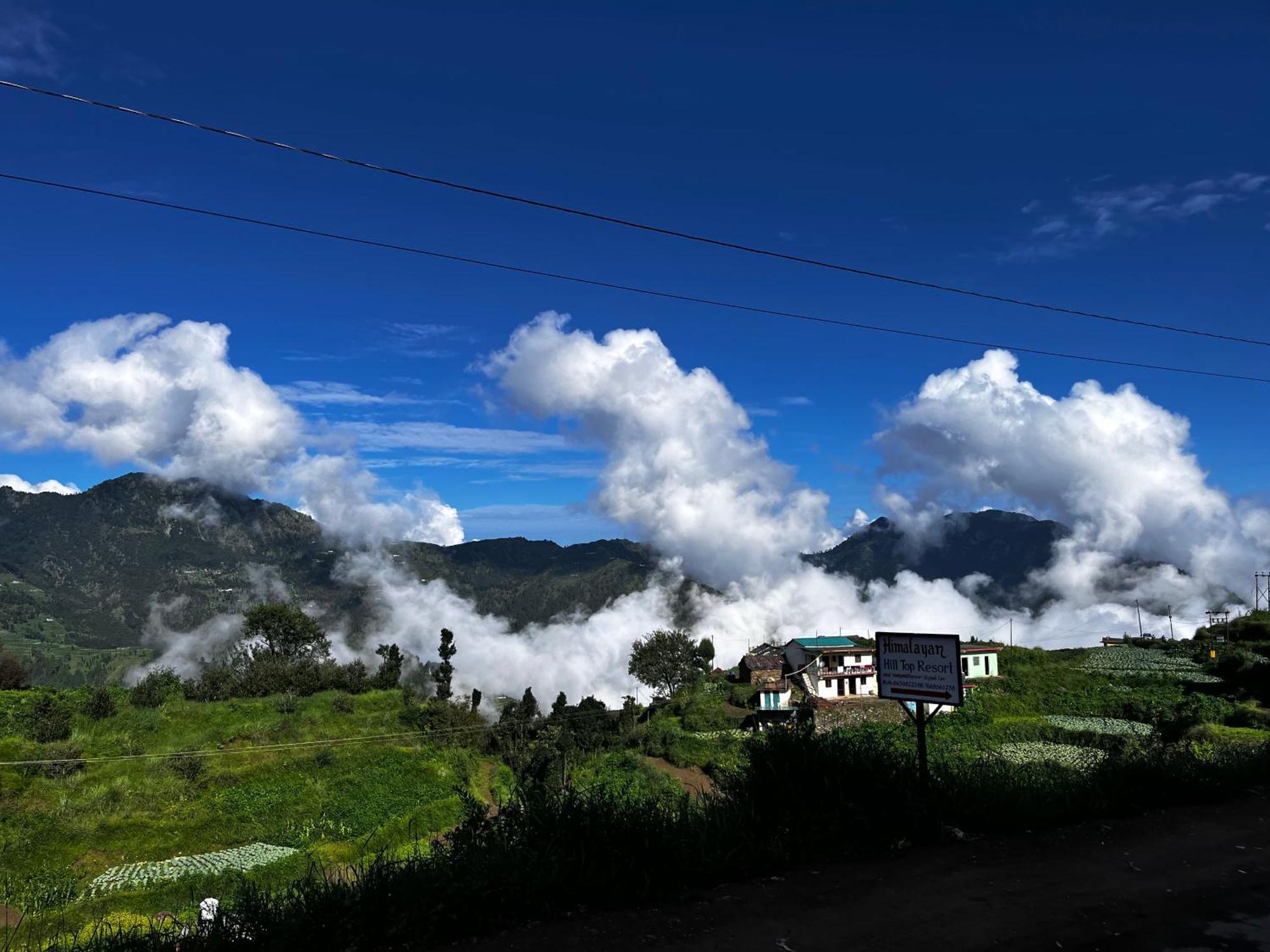 Himalayan Hill Top Resort 卡纳塔尔 外观 照片