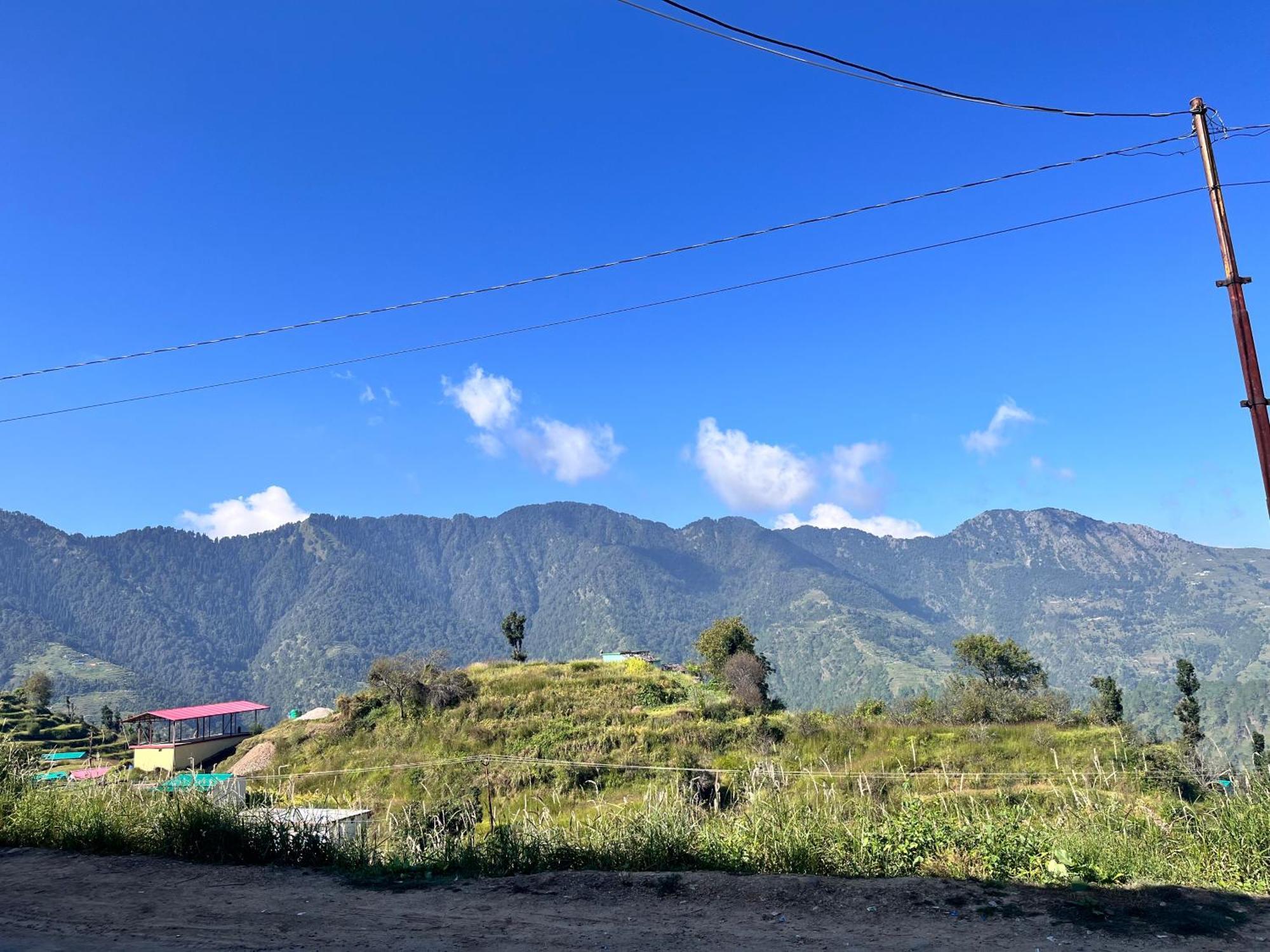 Himalayan Hill Top Resort 卡纳塔尔 外观 照片