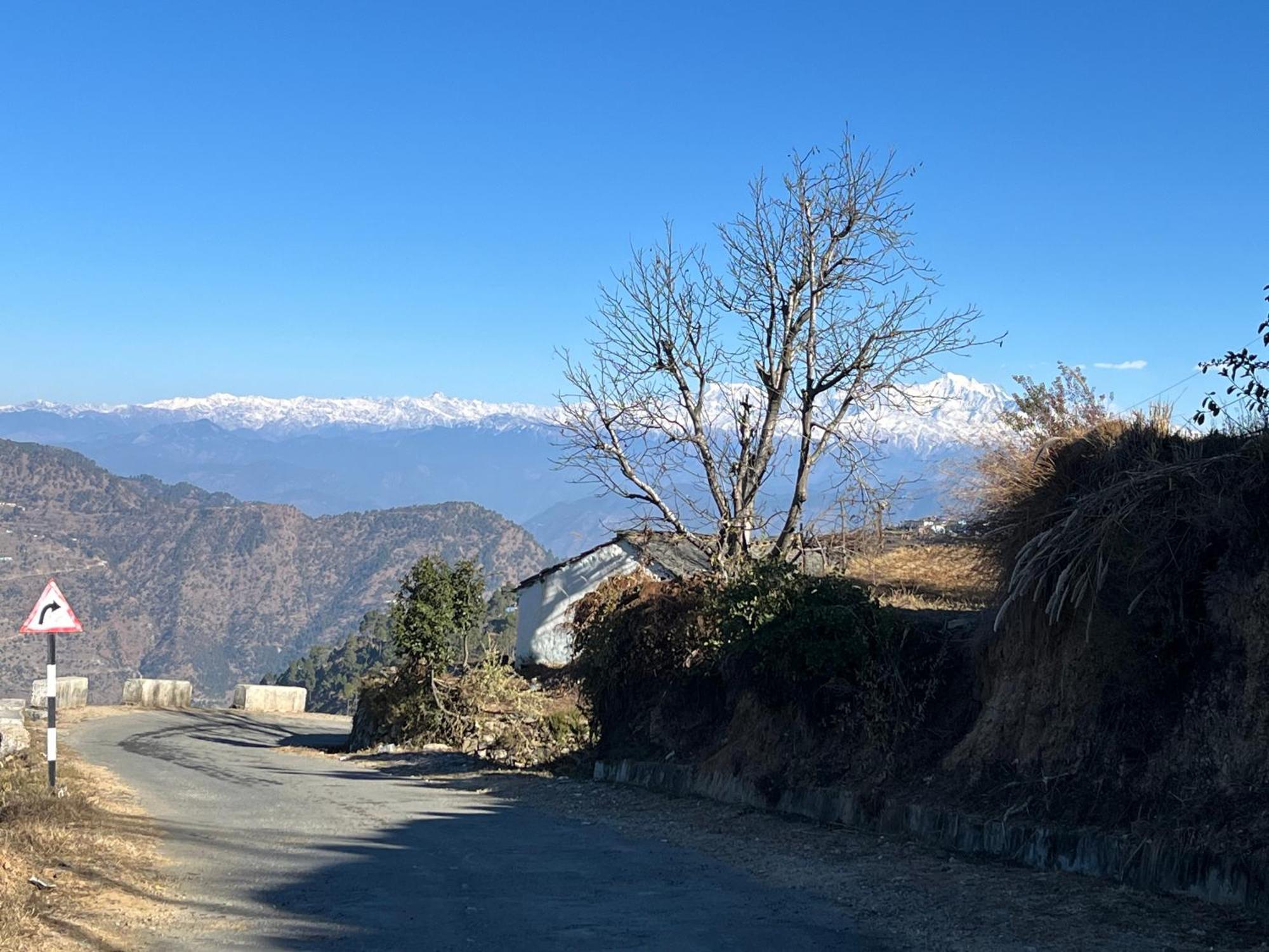 Himalayan Hill Top Resort 卡纳塔尔 外观 照片